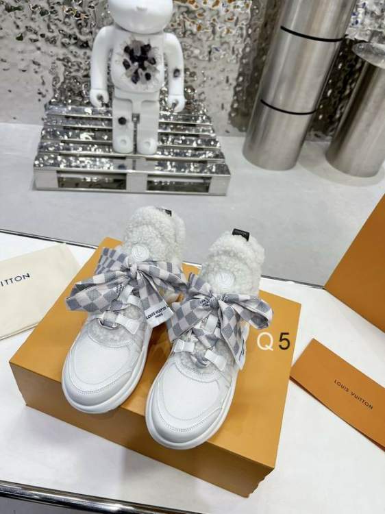 Picture of Louis Vuitton Shoes _SKULVsz35-41JY010112252